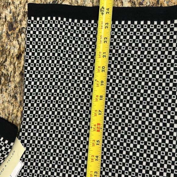 Lord & Taylor Vintage Italian Merino Wool Geo Pattern Sweater Size XL - Picture 9 of 9